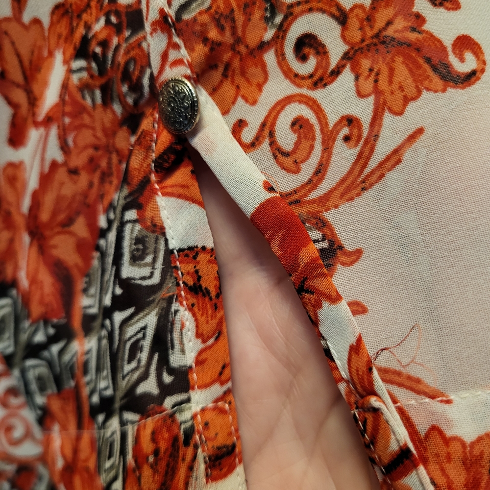 Kaktus Elegant Red and White Semi-Sheer Long Sleeved Patterned Blouse - Size XL - Picture 7 of 7